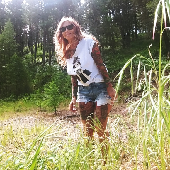 Closet Closing- OFFERS WELCOME - 20% GOES TO POSH ! SELLING CLOSET 📌 - Picture 7 of 16